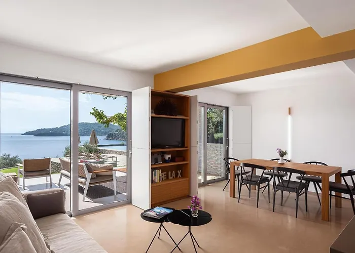 Pelagoon Villa Skiathos Town