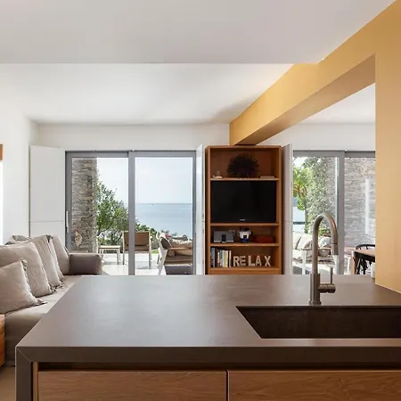 Pelagoon * העיירה סקיאתוס